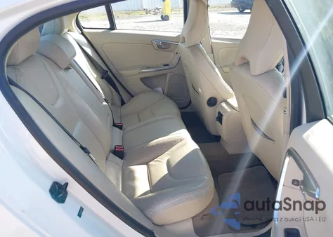 2012 Volvo S60 T5 z USA, uszkodzony, nr VIN YV1622FS2C2123746